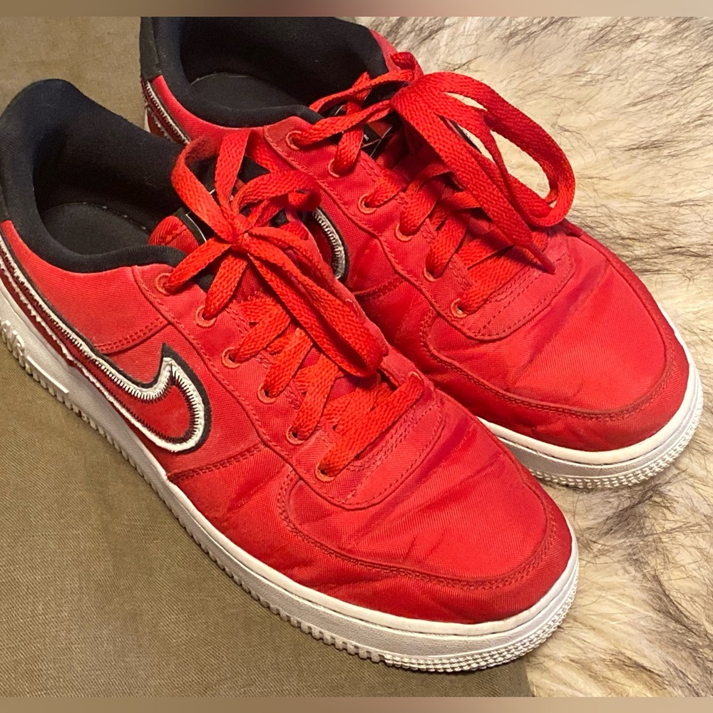 Red Nike Air Force One